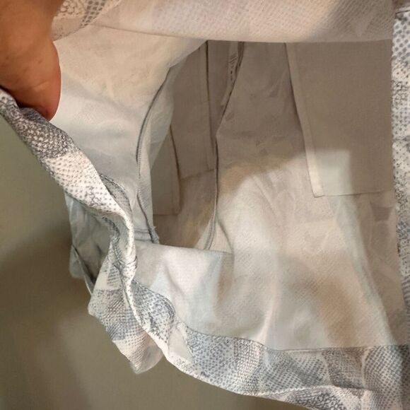 Lululemon Spring Break Away Shorts Stretch Wave White Sz 12 3" Inseam - Picture 6 of 7